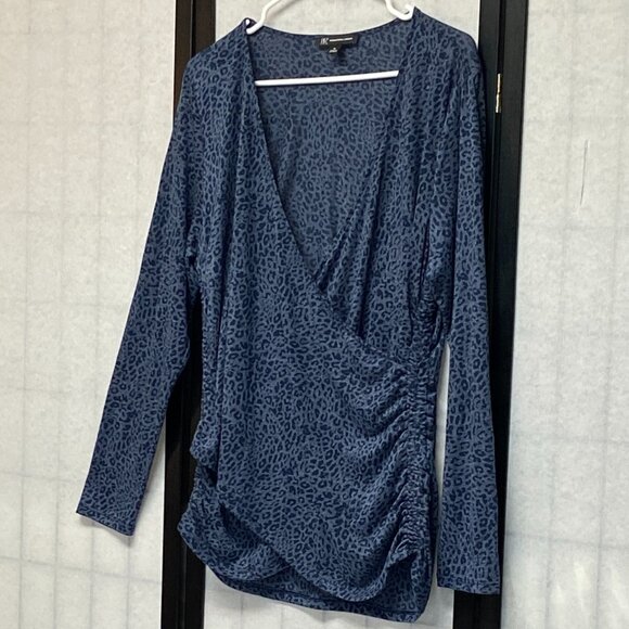 INC Burnout V Neck Faux Wrap Shirred Side Blouse Blue Leopard 1X Long Sleeve - Picture 4 of 12